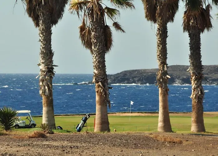 Villa In Amarilla Golf